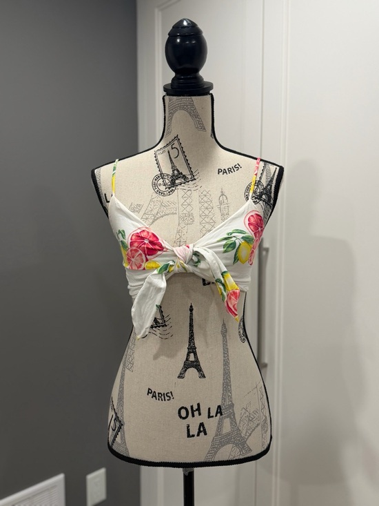 Forever 21 Tops - Forever 21 White Floral Cropped/Bra Top with Tie Detail